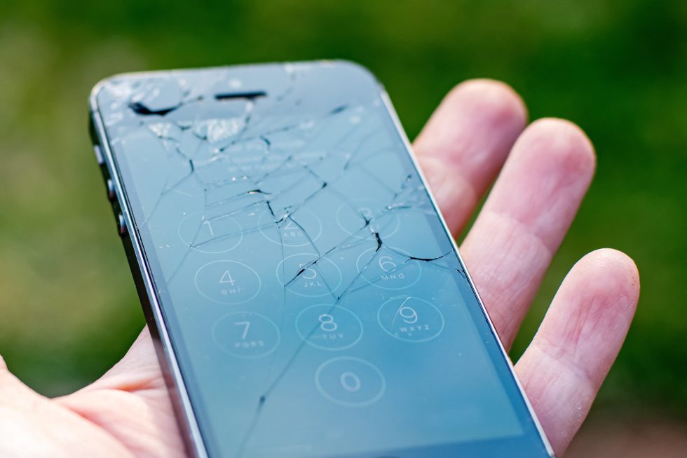 Why Screen Protectors Are Important for Your Smartphone Cellular